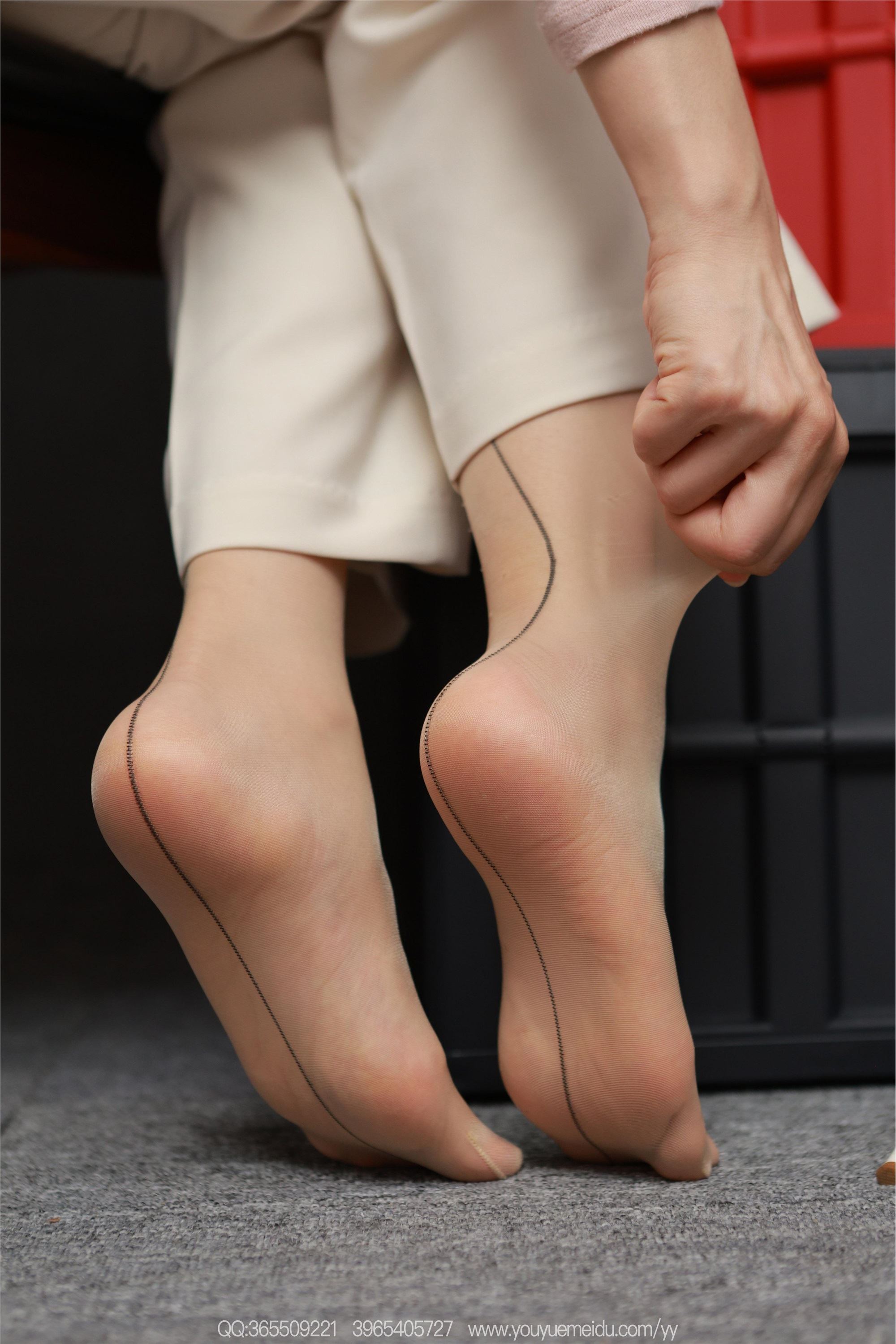 IESS异思趣向  2025.07.06 丝享家 2098 小婕《白色裤里丝》